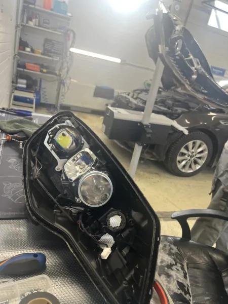 Установка Bi Led линз в фары на Kia Optima — фото 12