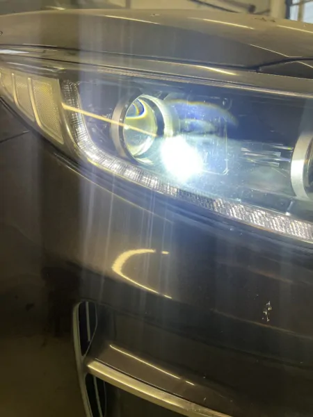 Установка Bi Led линз в фары на Kia Optima — фото 16